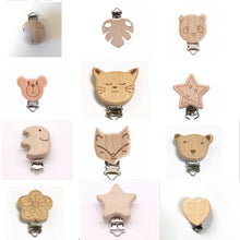 Lade das Bild in den Galerie-Viewer, Schnullerkette mit Namen Junge Fuchs Holz mit Häkelperlen braun beige