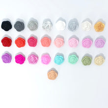 Lade das Bild in den Galerie-Viewer, Mädchen Schnullerkette personalisiert Silikon Blume rosa altrosa