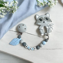 Lade das Bild in den Galerie-Viewer, Beißkette personalisiert mit Namen Junge Silikon blau grau