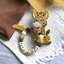 Lade das Bild in den Galerie-Viewer, Beißring mit Namen, Greifring mit Namen Silikon, Giraffe