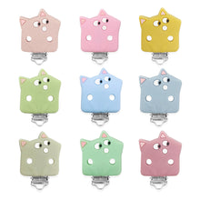 Lade das Bild in den Galerie-Viewer, Schnullerkette mit Namen Mädchen Silikon schwarz beige braun leo