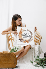 Lade das Bild in den Galerie-Viewer, Bild mit Namen Baby Wanddeko personalisiert