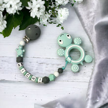 Lade das Bild in den Galerie-Viewer, Beißkette personalisiert mit Namen Silikon