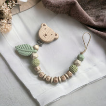 Lade das Bild in den Galerie-Viewer, Schnullerkette mit Namen Junge Silikon Holz Löwe