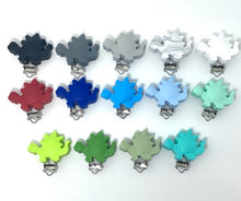 Lade das Bild in den Galerie-Viewer, Schnullerkette mit Namen Junge Silikon Bär schwarz weiß