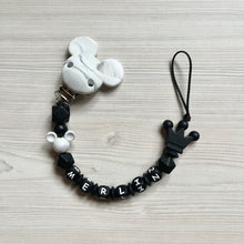 Lade das Bild in den Galerie-Viewer, Schnullerkette mit Namen Silikon schwarz Junge Krone