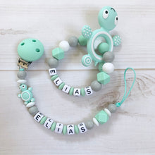 Lade das Bild in den Galerie-Viewer, Schnullerkette Greifring mit Namen Junge personalisiert mint grau