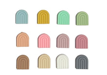 Lade das Bild in den Galerie-Viewer, Mädchen Schnullerkette personalisiert Silikon Blume rosa altrosa