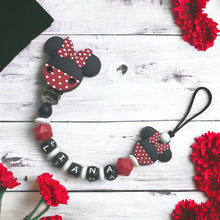 Carica l'immagine nel visualizzatore di Gallery, Schnullerkette mit Namen Mädchen Silikon rot schwarz Maus