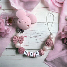 Lade das Bild in den Galerie-Viewer, Schnullerkette Nuggikette personalisiert Mädchen rosa mit Name Maus
