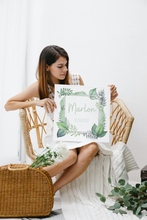 Lade das Bild in den Galerie-Viewer, Wandbild mit Namen Baby personalisiertes Bild Blätter Junge