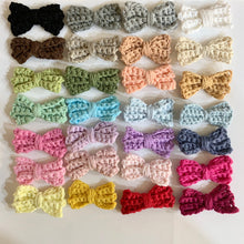 Lade das Bild in den Galerie-Viewer, Schnullerkette mit Namen Set Mädchen Junge Herz Holz Silikon