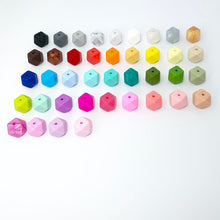 Load image into Gallery viewer, Beißring Greifring Greifling mit Namen Silikon Holz grün gelb