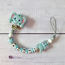 Lade das Bild in den Galerie-Viewer, Schnullerkette personalisiert Junge mit Namen Elefant Silikon grau hellblau Stern weiß Nuckelkette