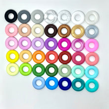 Lade das Bild in den Galerie-Viewer, Schnullerketten Set mit Namen Junge Auto Krone