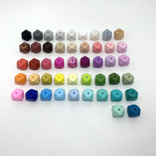 Carica l'immagine nel visualizzatore di Gallery, Schnullerkette mit Namen Mädchen Silikon rosa weiß Leo