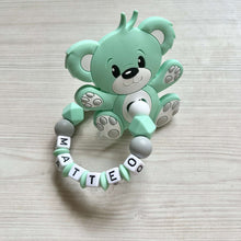 Lade das Bild in den Galerie-Viewer, Beißring mit Namen Silikon Junge