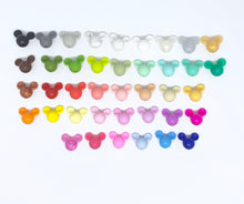 Lade das Bild in den Galerie-Viewer, Schnullerkette mit Namen Junge Silikon schwarz Krone Maus