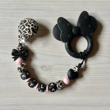 Lade das Bild in den Galerie-Viewer, Beißkette mit Namen Silikon Beißring Greifling Greifring Baby