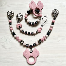 Lade das Bild in den Galerie-Viewer, Schnullerketten Set mit Namen Mädchen Silikon Leo