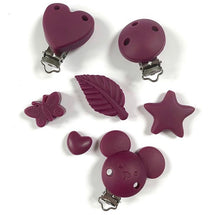 Lade das Bild in den Galerie-Viewer, Schnullerkette mit Namen Silikon Holz natur grün grau