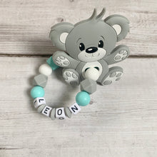 Lade das Bild in den Galerie-Viewer, Beißring Greifring mit Namen Silikon Bär