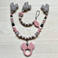 Lade das Bild in den Galerie-Viewer, Schnullerkette Set mit Namen Silikon Leo Leopardenmuster Maus