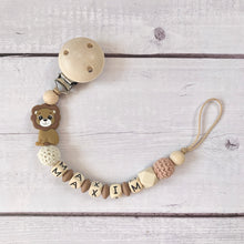 Lade das Bild in den Galerie-Viewer, Schnullerkette mit Namen Löwe Holz Silikon braun beige