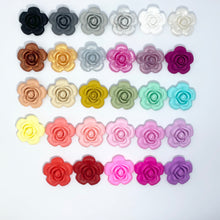 Lade das Bild in den Galerie-Viewer, Schnullerkette mit Namen Junge Silikon schwarz Krone Maus