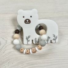 Lade das Bild in den Galerie-Viewer, Beißring Greifring Greifling mit Namen Junge Silikon Holz Bär