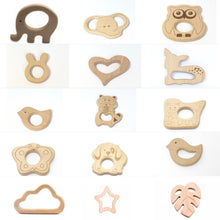 Carica l'immagine nel visualizzatore di Gallery, Beißring Greifring mit Namen Silikon Holz Baby Geschenk