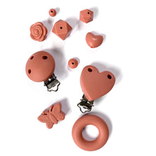 Lade das Bild in den Galerie-Viewer, Schnullerkette mit Namen Mädchen personalisiert rosa türkis Bär