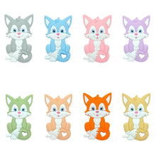 Lade das Bild in den Galerie-Viewer, Beißring Greifring Greifling mit Namen Junge Silikon hellblau grau