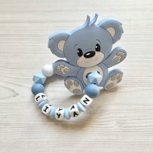 Lade das Bild in den Galerie-Viewer, Beißring Greifring Greifling mit Namen Silikon Bär