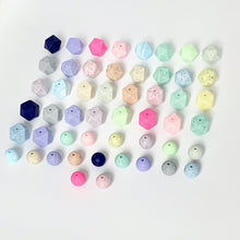 Lade das Bild in den Galerie-Viewer, Schnullerkette Set mit Namen Silikon Junge blau grau Maus