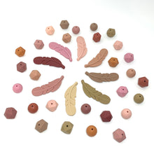 Load image into Gallery viewer, Schnullerkette mit Namen Silikon Holz natur gelb apricot