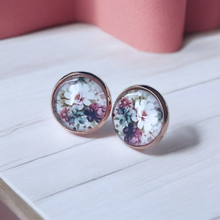 Lade das Bild in den Galerie-Viewer, Ohrringe Ohrstecker gold silber roségold Edelstahl Blumen Geschenk Freundin Frau Mädchen
