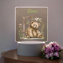 Load image into Gallery viewer, Personalisierte Nachtlampe Nachtlicht Lampe mit Namen Baby Geschenk mit Tiermotiv
